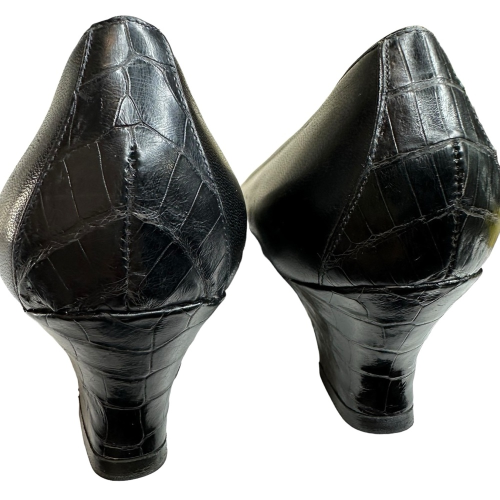 CHANEL Pump Size US 5.5 EU 36 Black Leather Block Mid Heel Closed Toe Made Italy - Picture 10 of 16